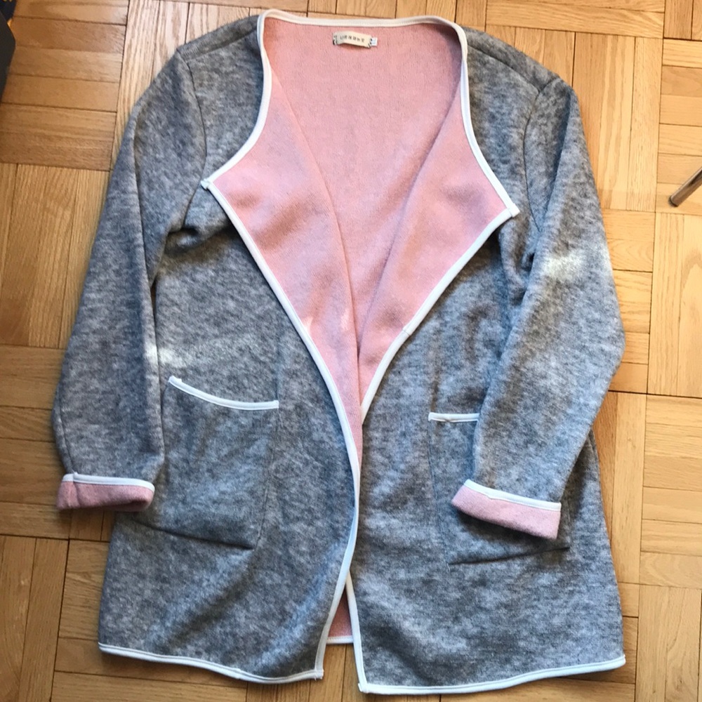 3/4 length knit jacket. Grey and dusty pink. XL